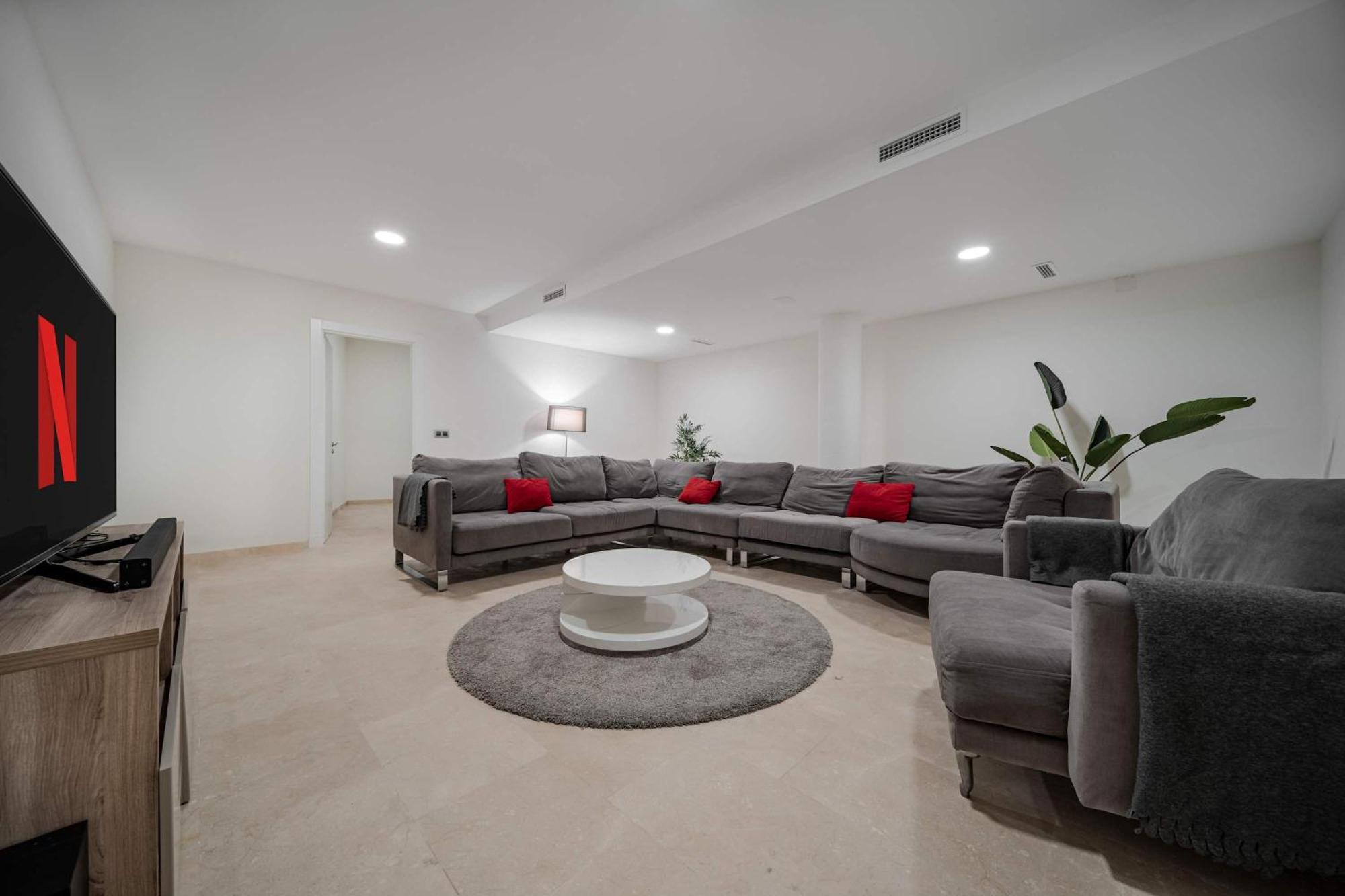 Anna Pool Gym Cinema Pool 7 Bedrooms Villa *